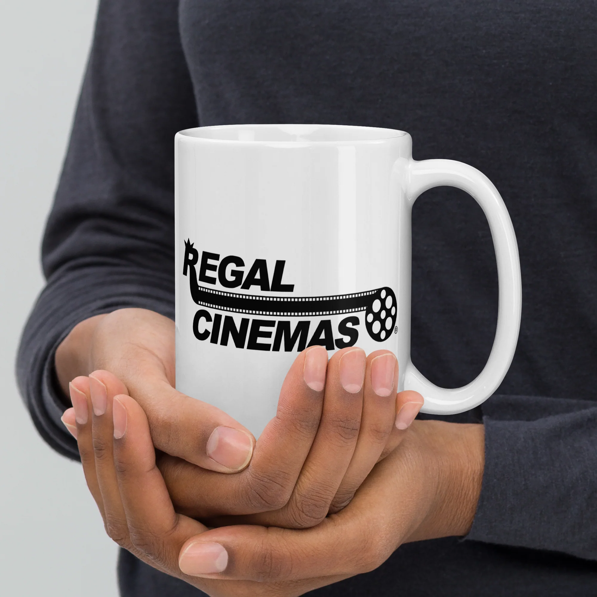 Regal Cinemas Vintage Logo Mug - Image 7